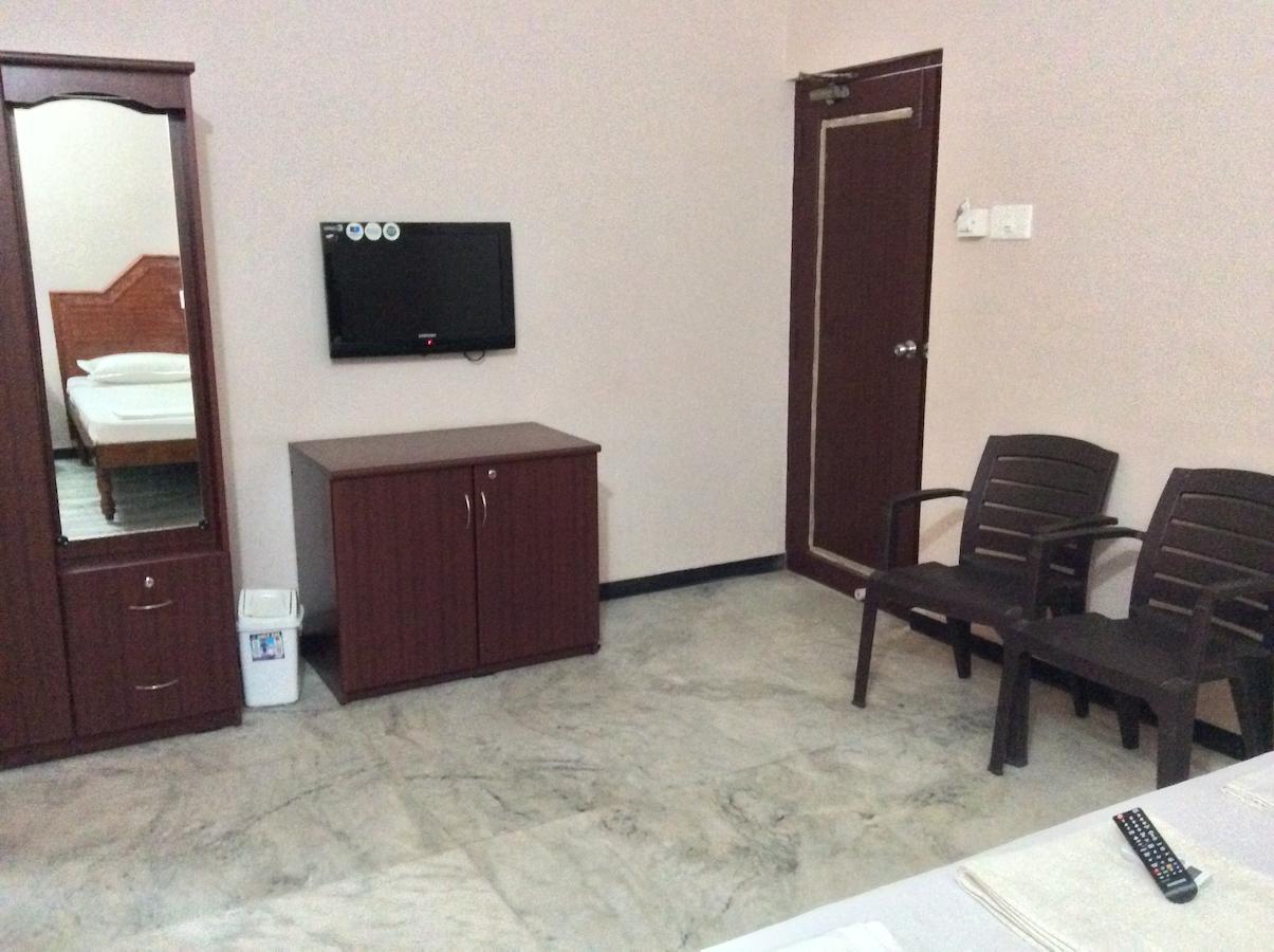 Sakthi Lodge Dharapuram Δωμάτιο φωτογραφία