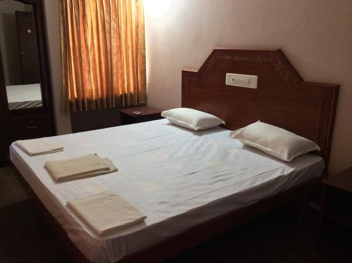 Sakthi Lodge Dharapuram Δωμάτιο φωτογραφία